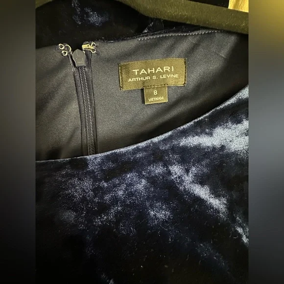 Tahari ASL Women’s Side Tie Jumpsuit  
Size: 8 
Color: Navy - Picture 6 of 9